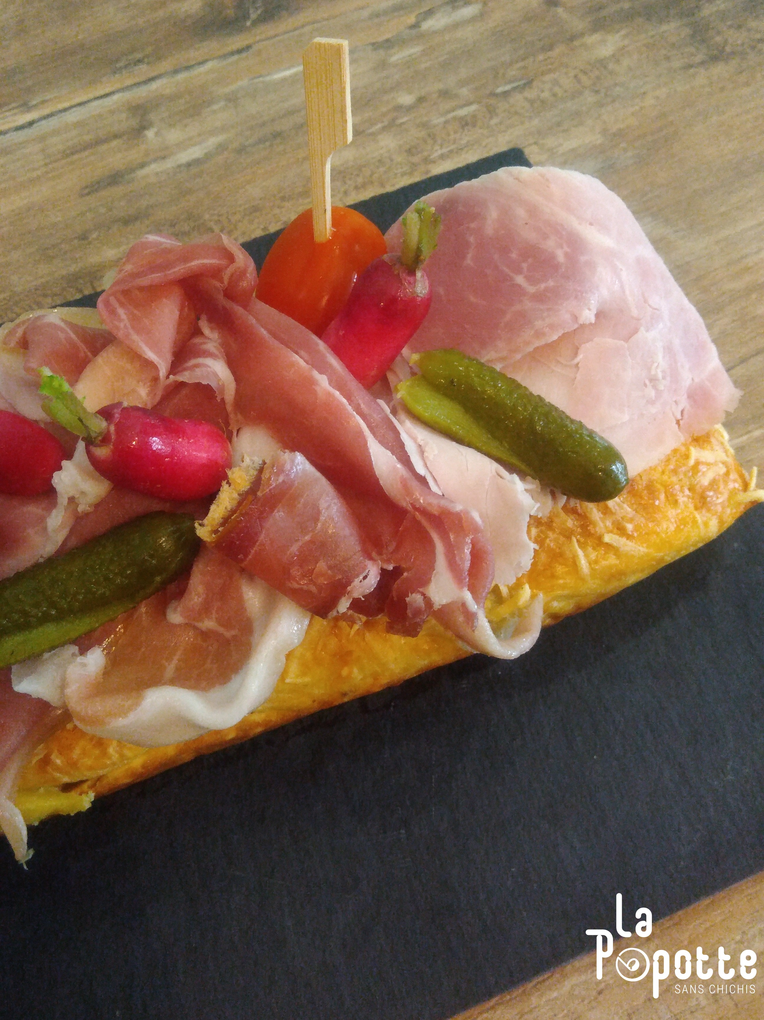 Cake olives & chiffonade de jambon