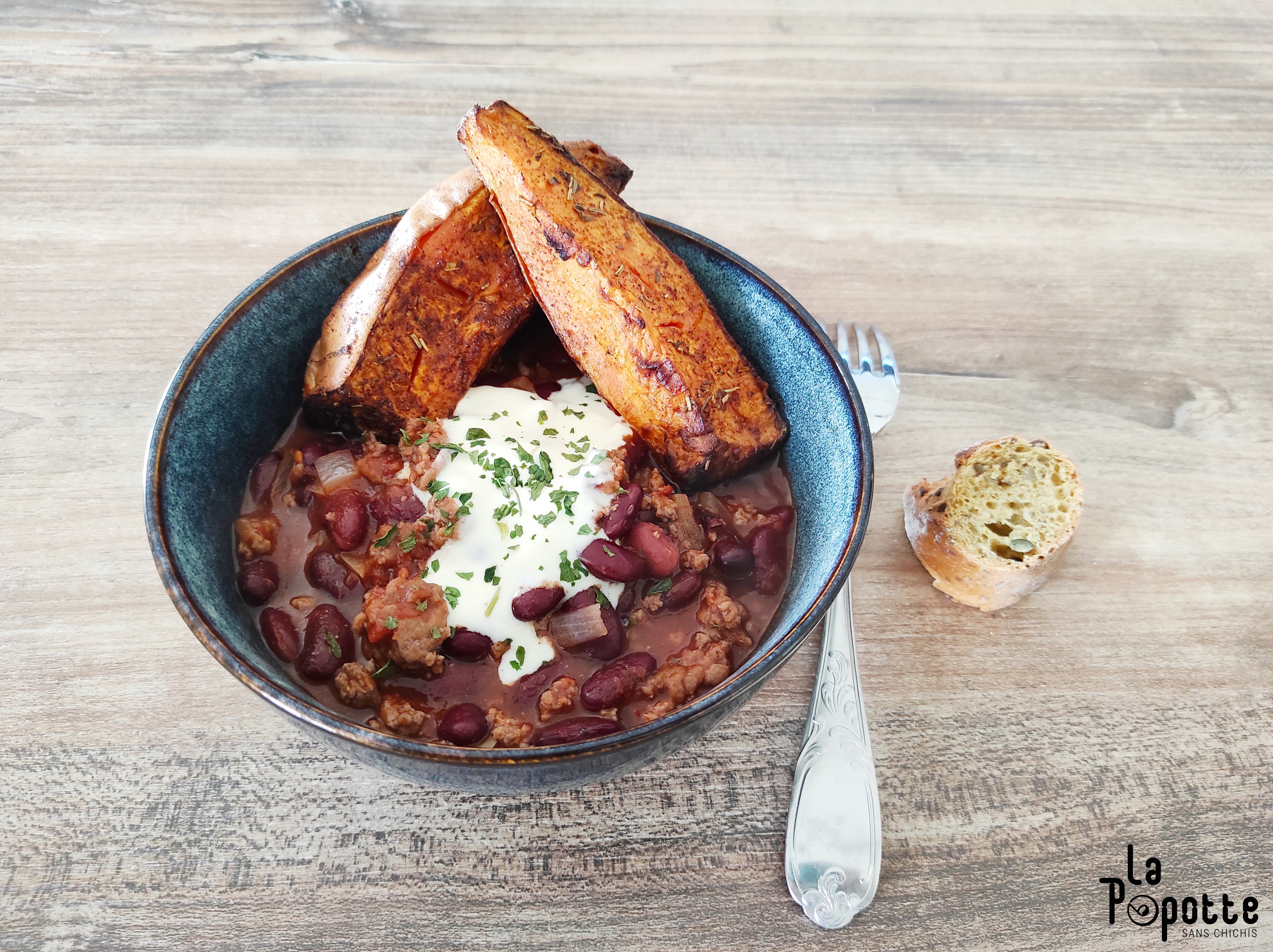 Chili aux Wedges de patates douces