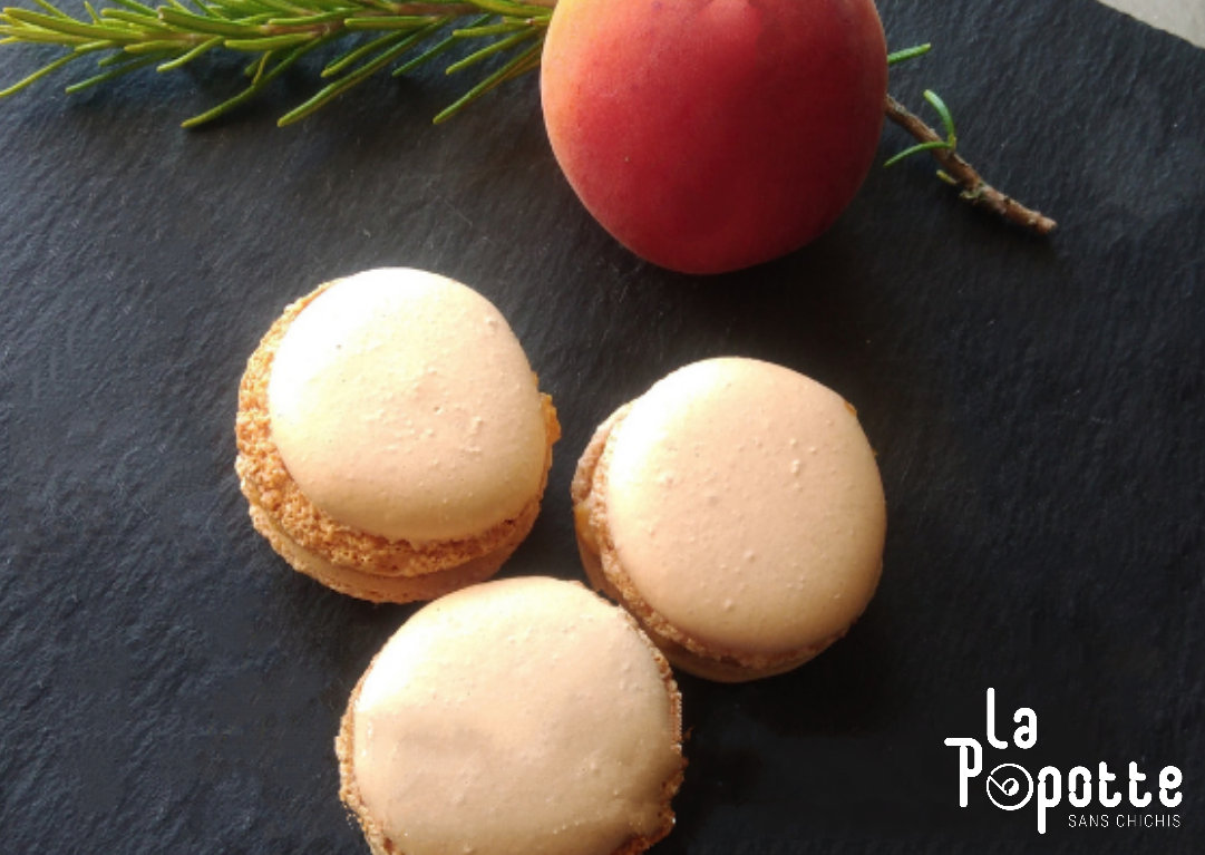 Macarons abricot romarin