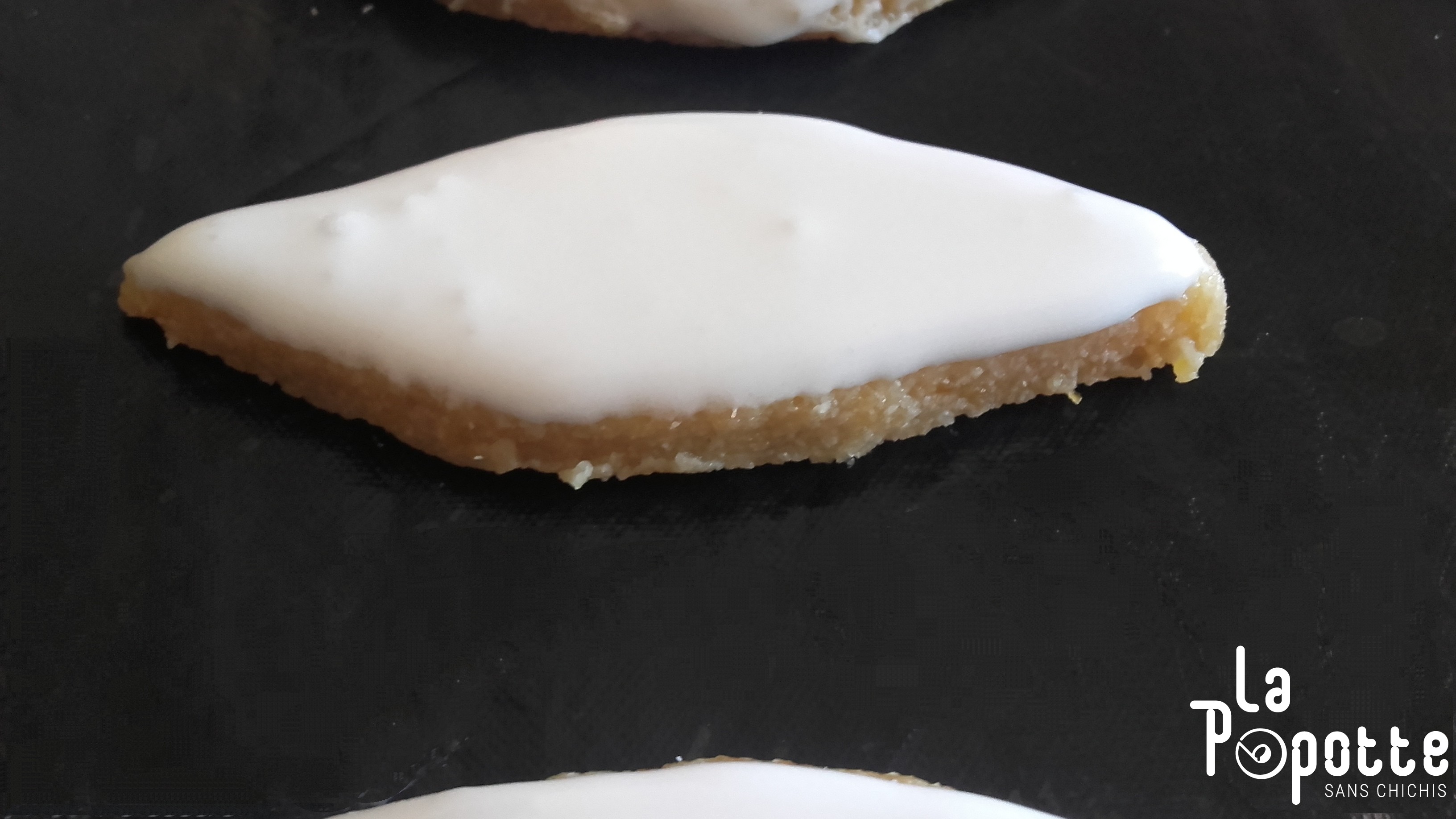 Navette aux fruits confits