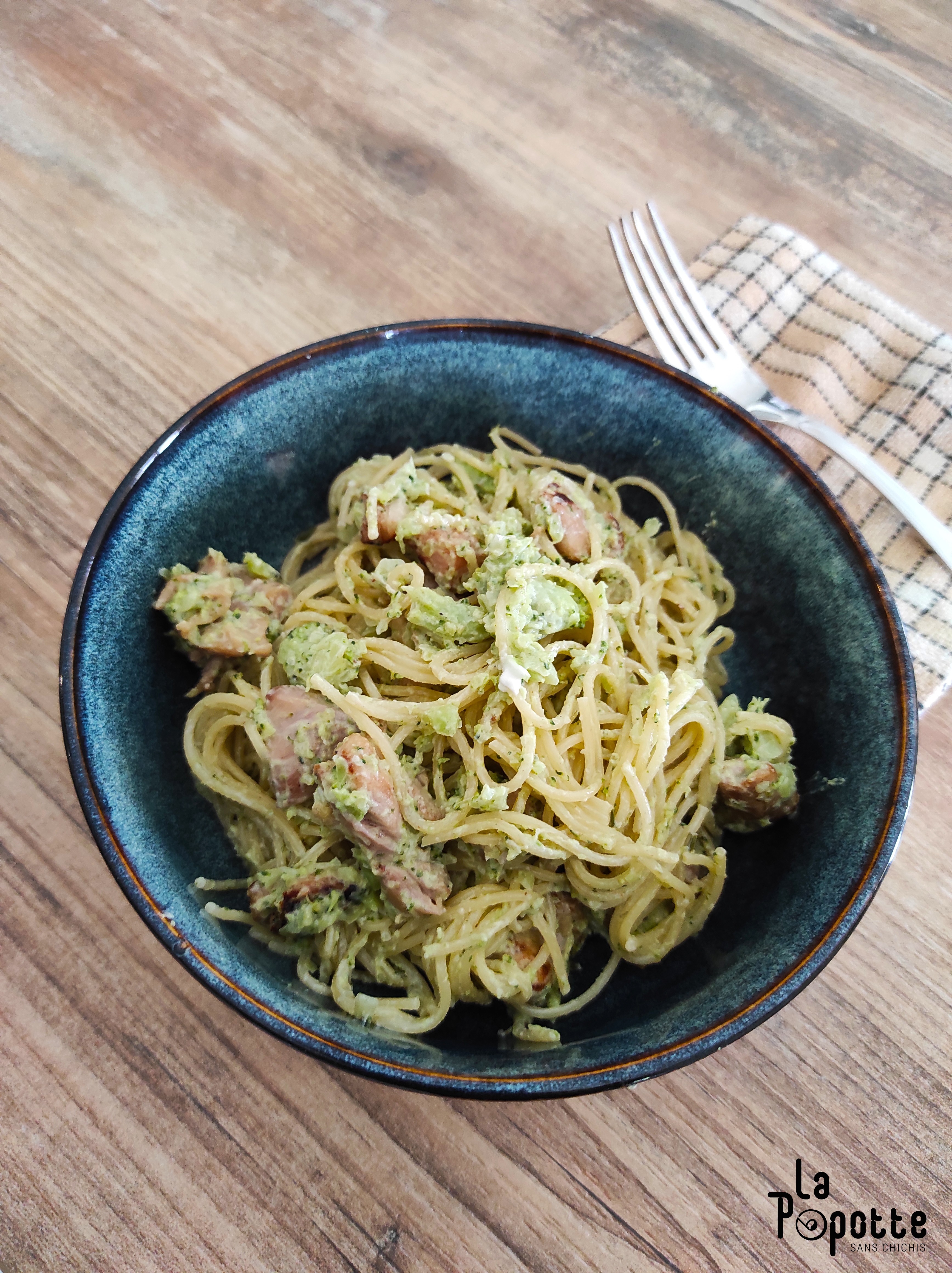 Pâte au brocolis,ail fines herbes