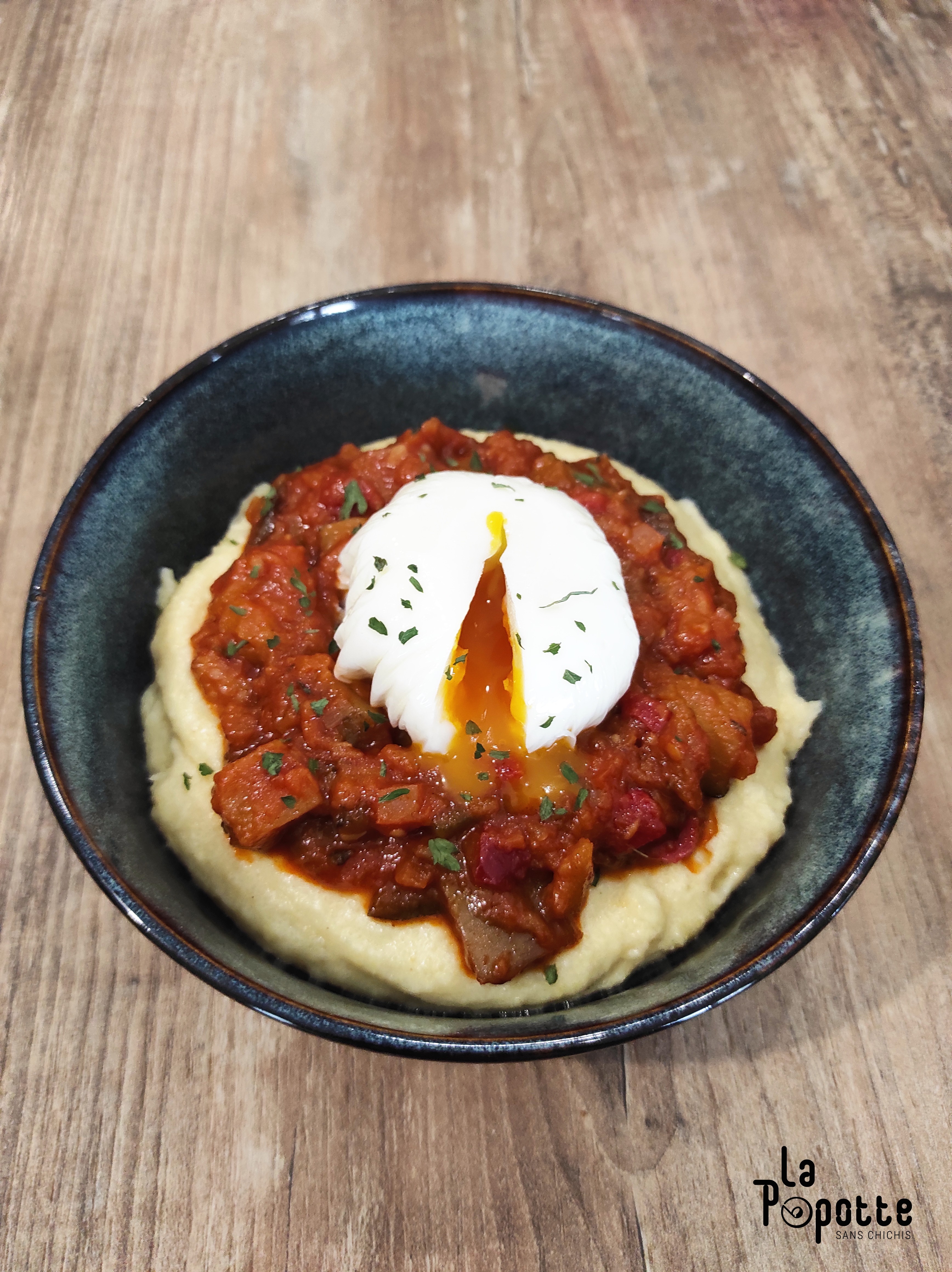 Polenta crémeuse, ratatouille et oeuf mollet