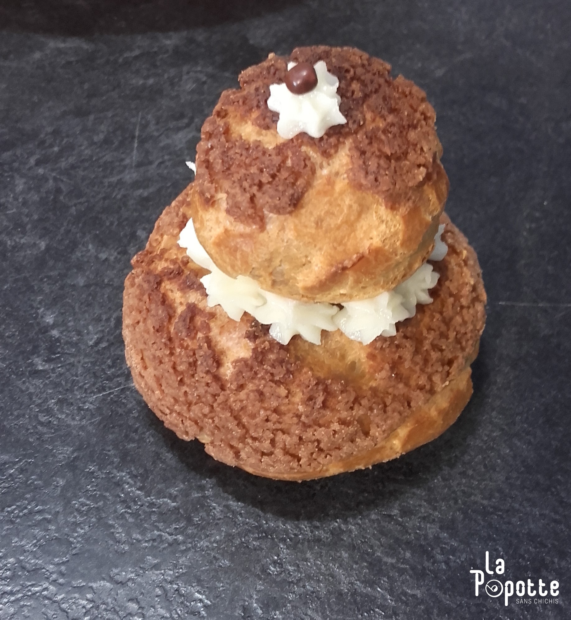 Religieuse au chocolat