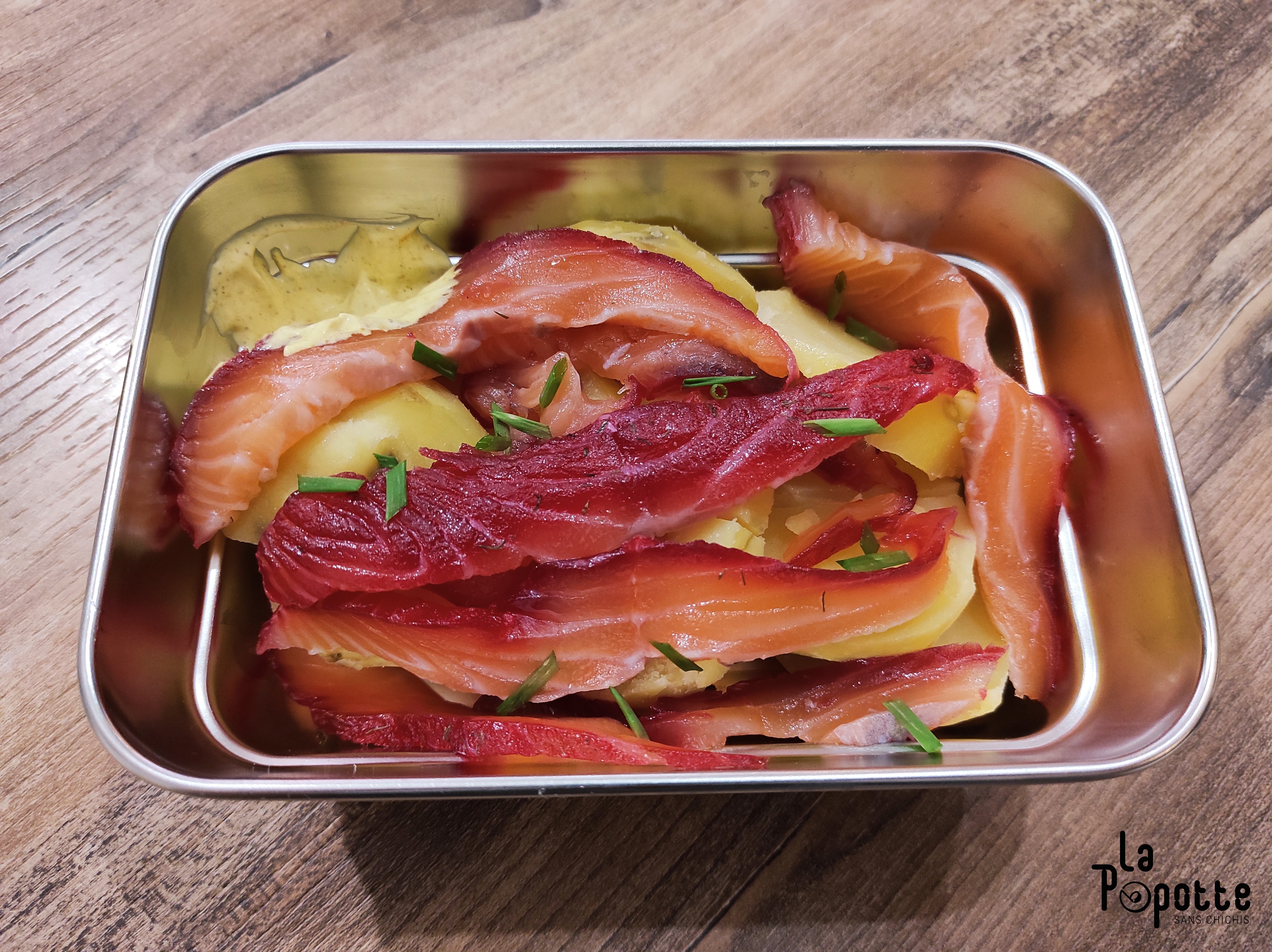 Salade de pomme de terre, gravlax et crème de curry