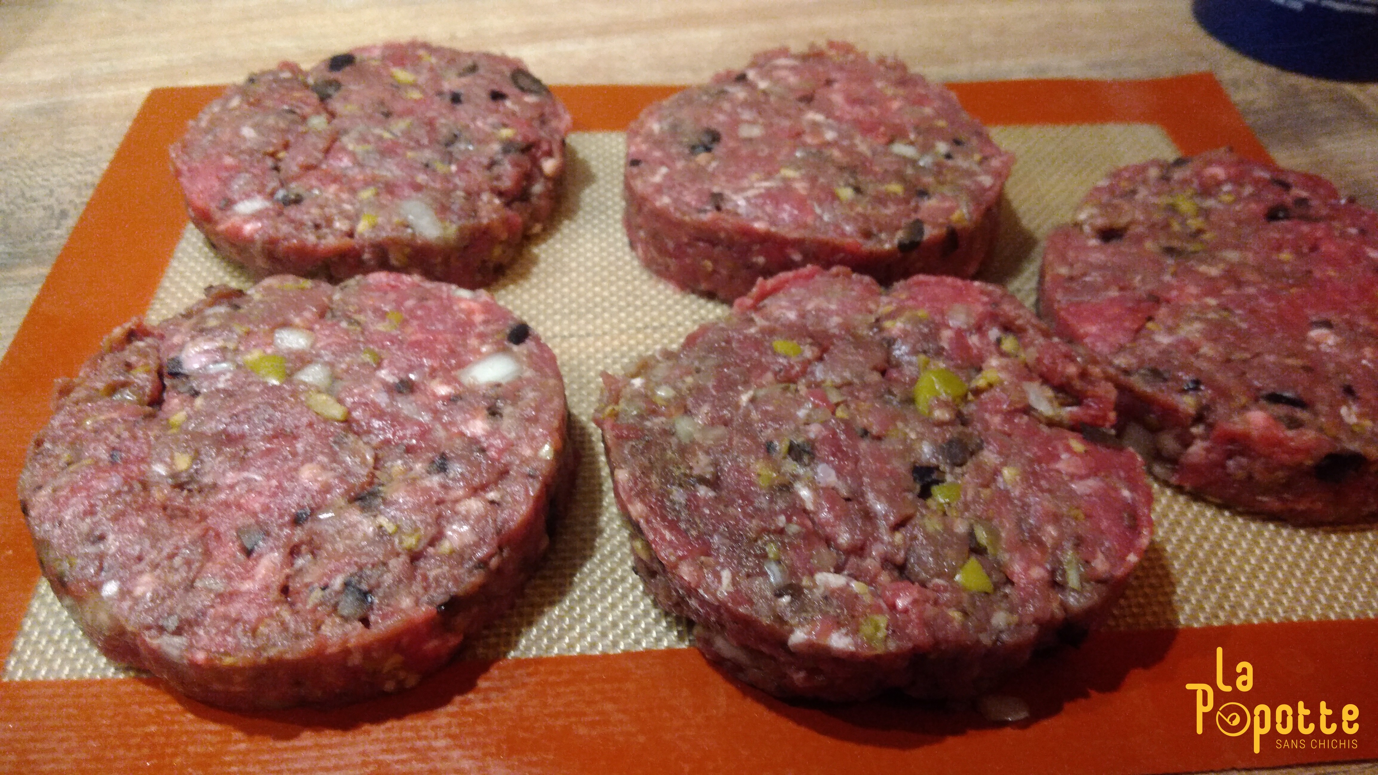 Steak haché aux olives noires et vertes.jpg