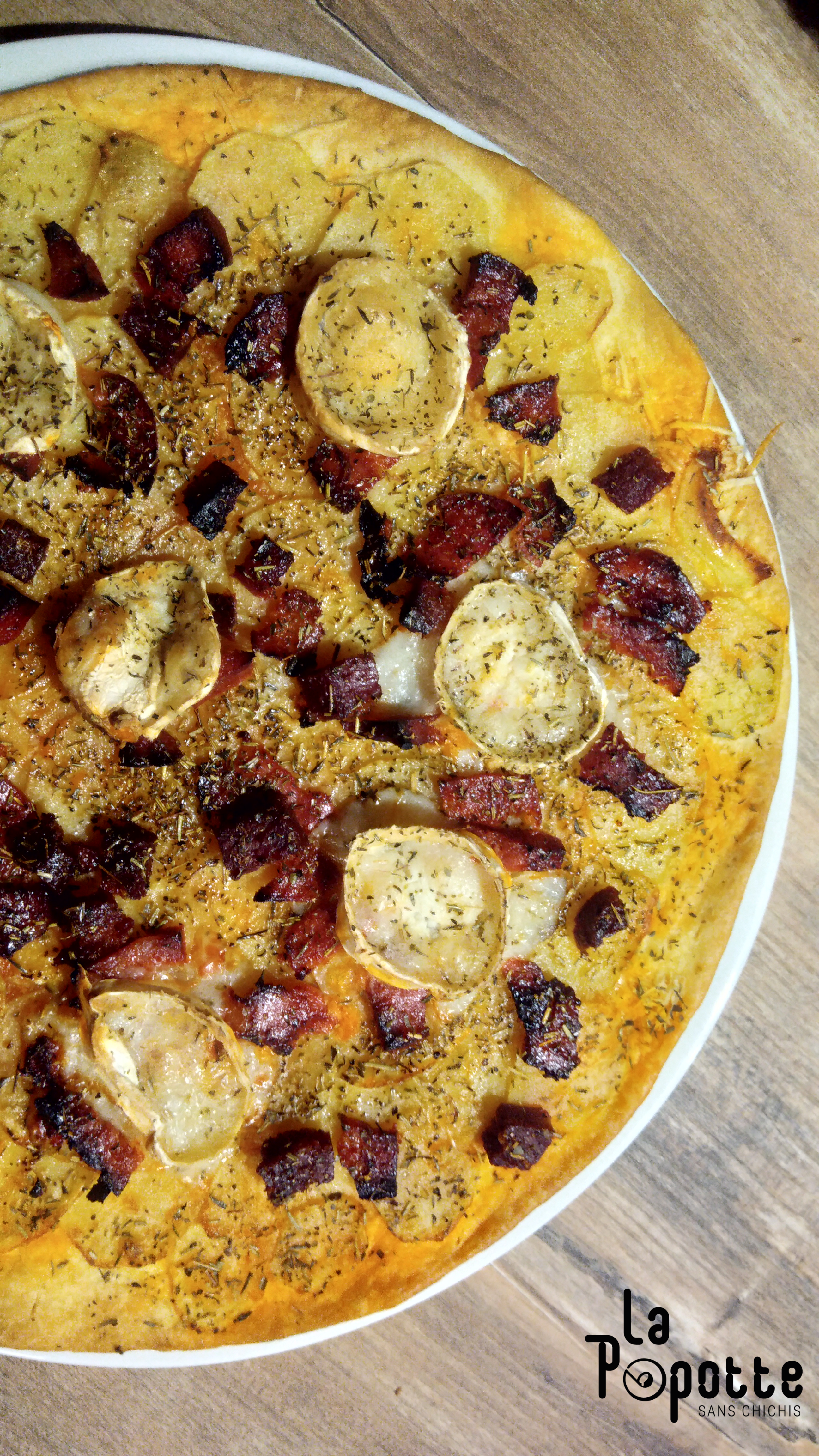 Tarte fine aux pommes de terre, chorizo & chèvre